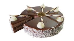 Chocolate cream cake 6 pers.